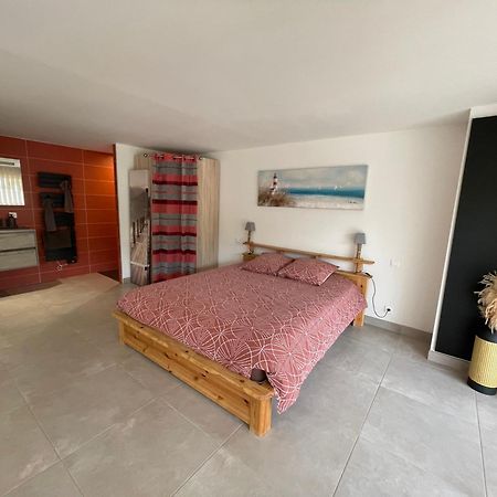 Studio 40M2 Avec Terrasse Le Mas De Lauriane Saintes-Maries-de-la-Mer Eksteriør bilde