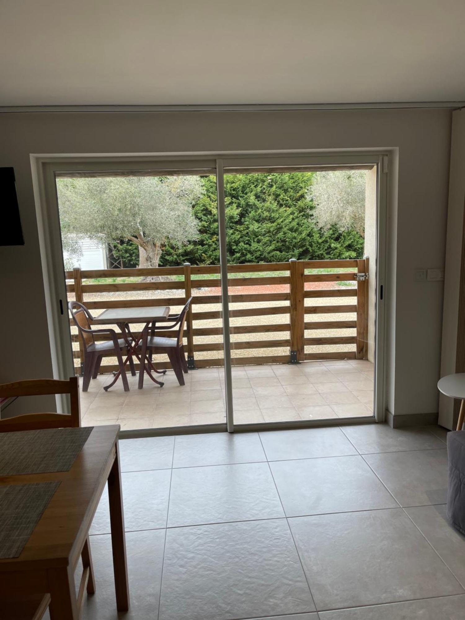 Studio 40M2 Avec Terrasse Le Mas De Lauriane Saintes-Maries-de-la-Mer Eksteriør bilde